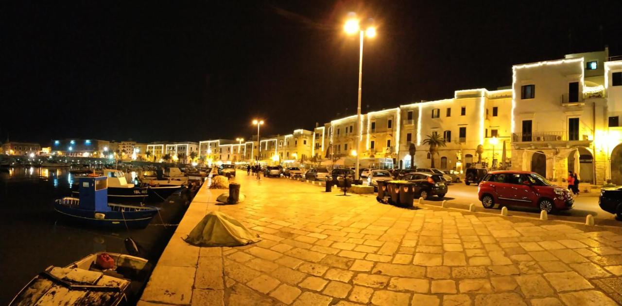 Monolocale Prezioso Villa Trani Luaran gambar