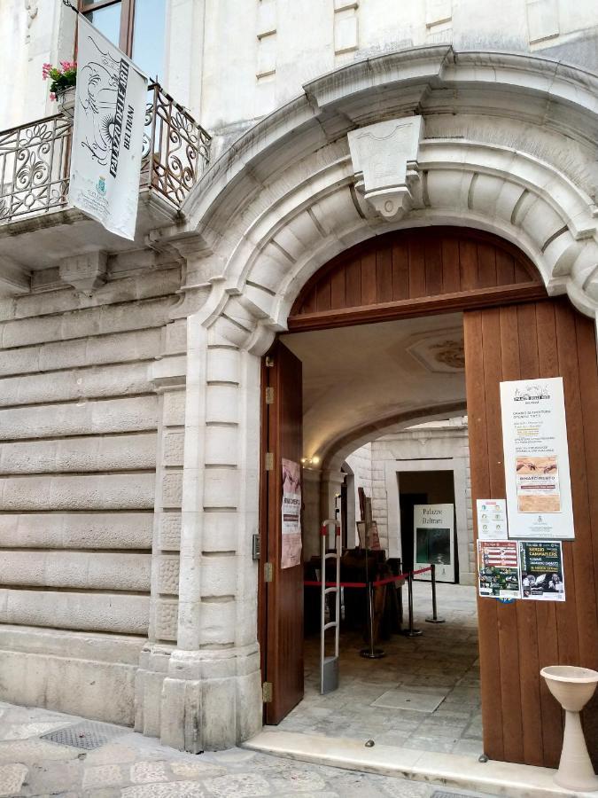 Monolocale Prezioso Villa Trani Luaran gambar
